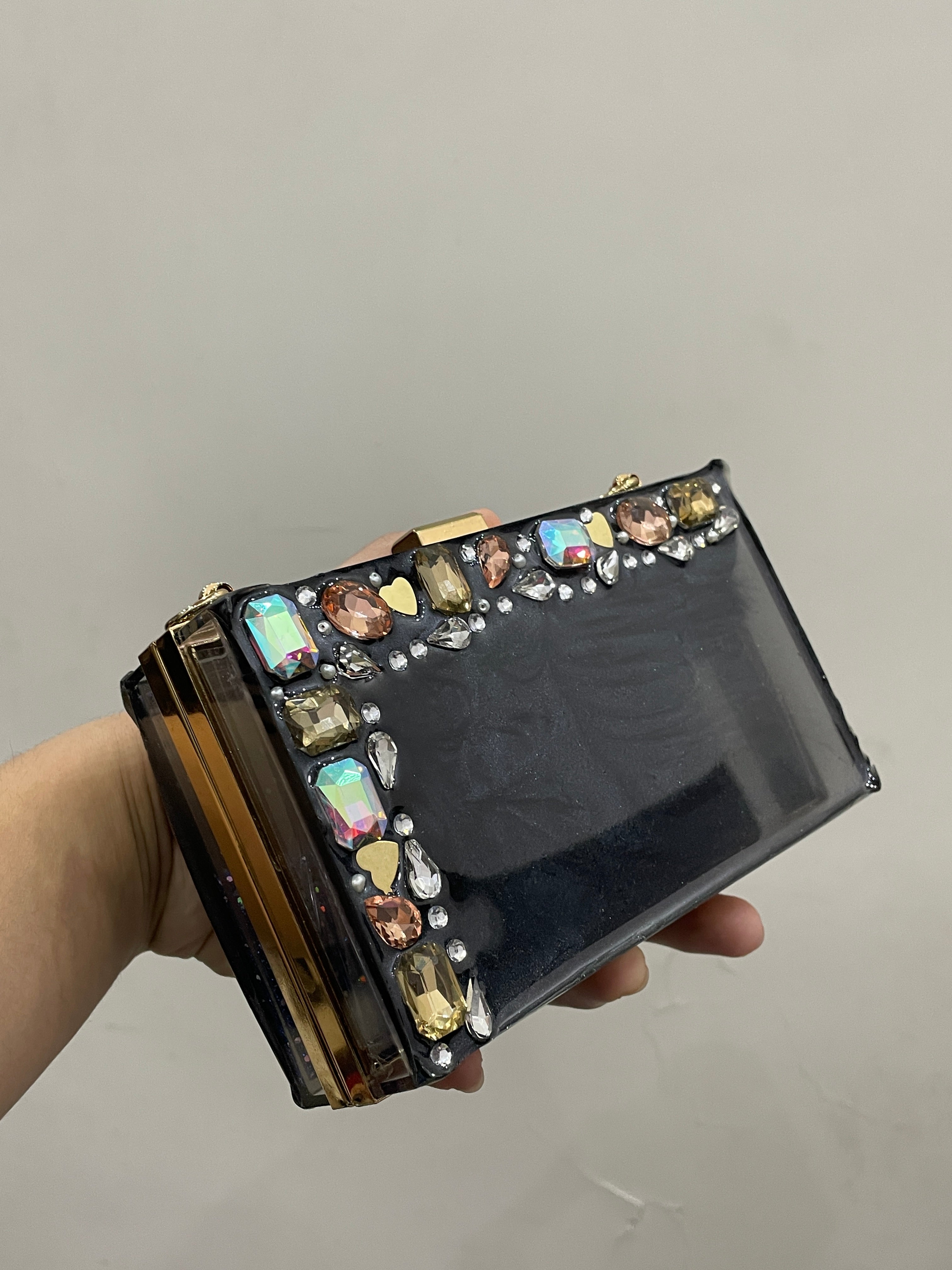 Fully customised resin clutches