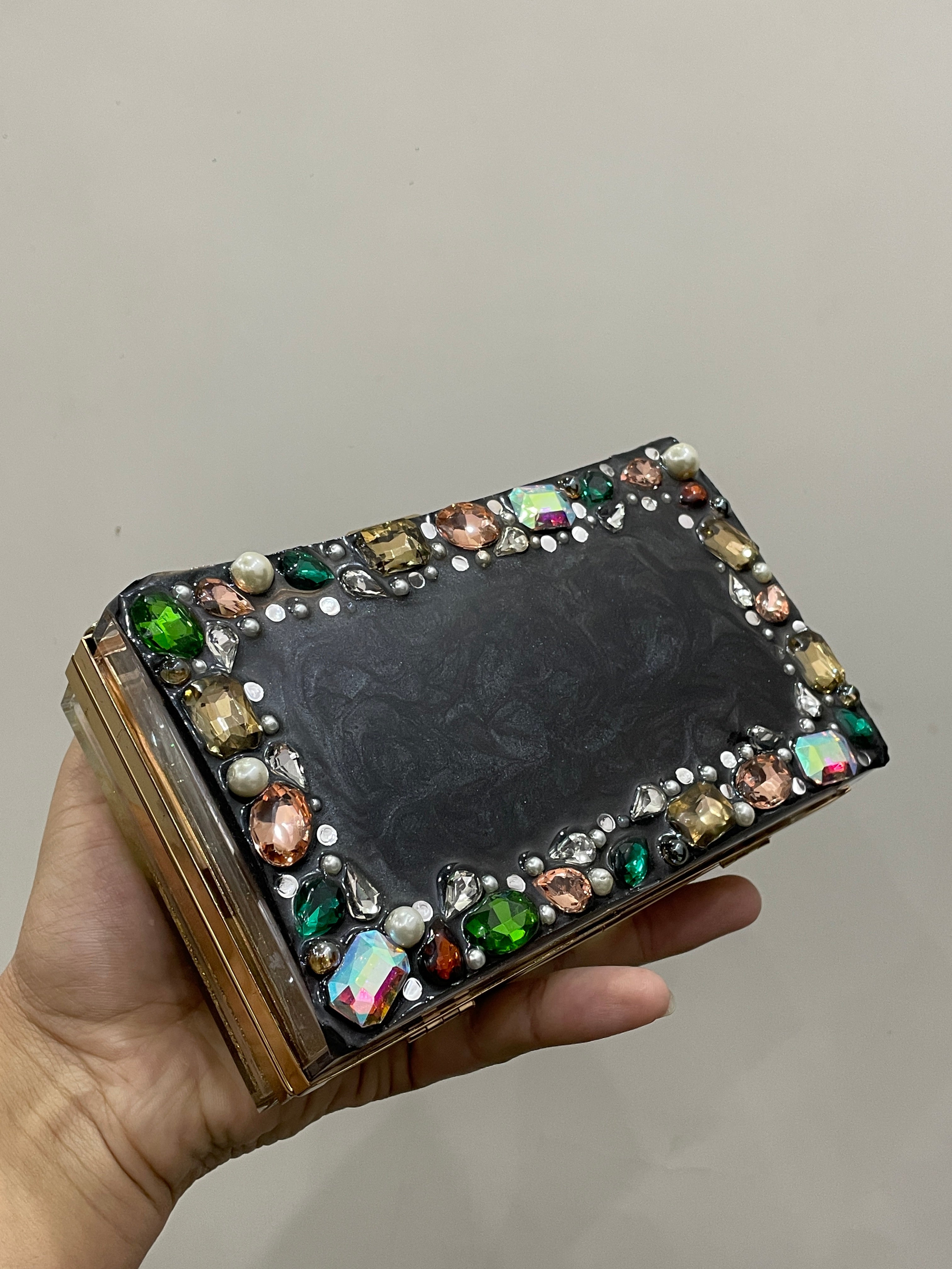Fully customised resin clutches